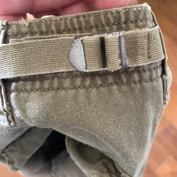 AEO Distressed Cargo Shorts lt Olive Green/ Brown - Picture 6 of 9